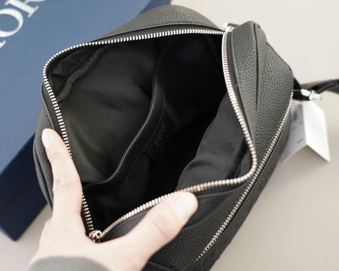 Dior Rider 2.0 Zipped Messenger Bag