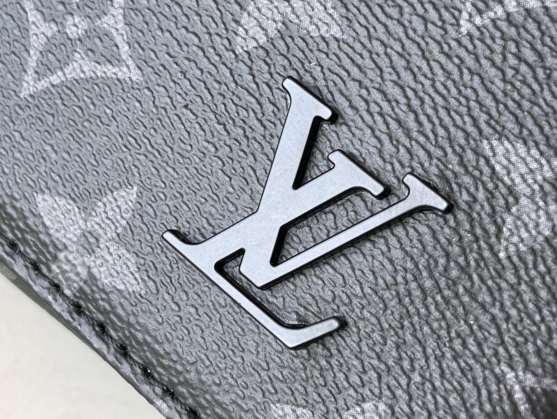 Louis Vuitton District PM